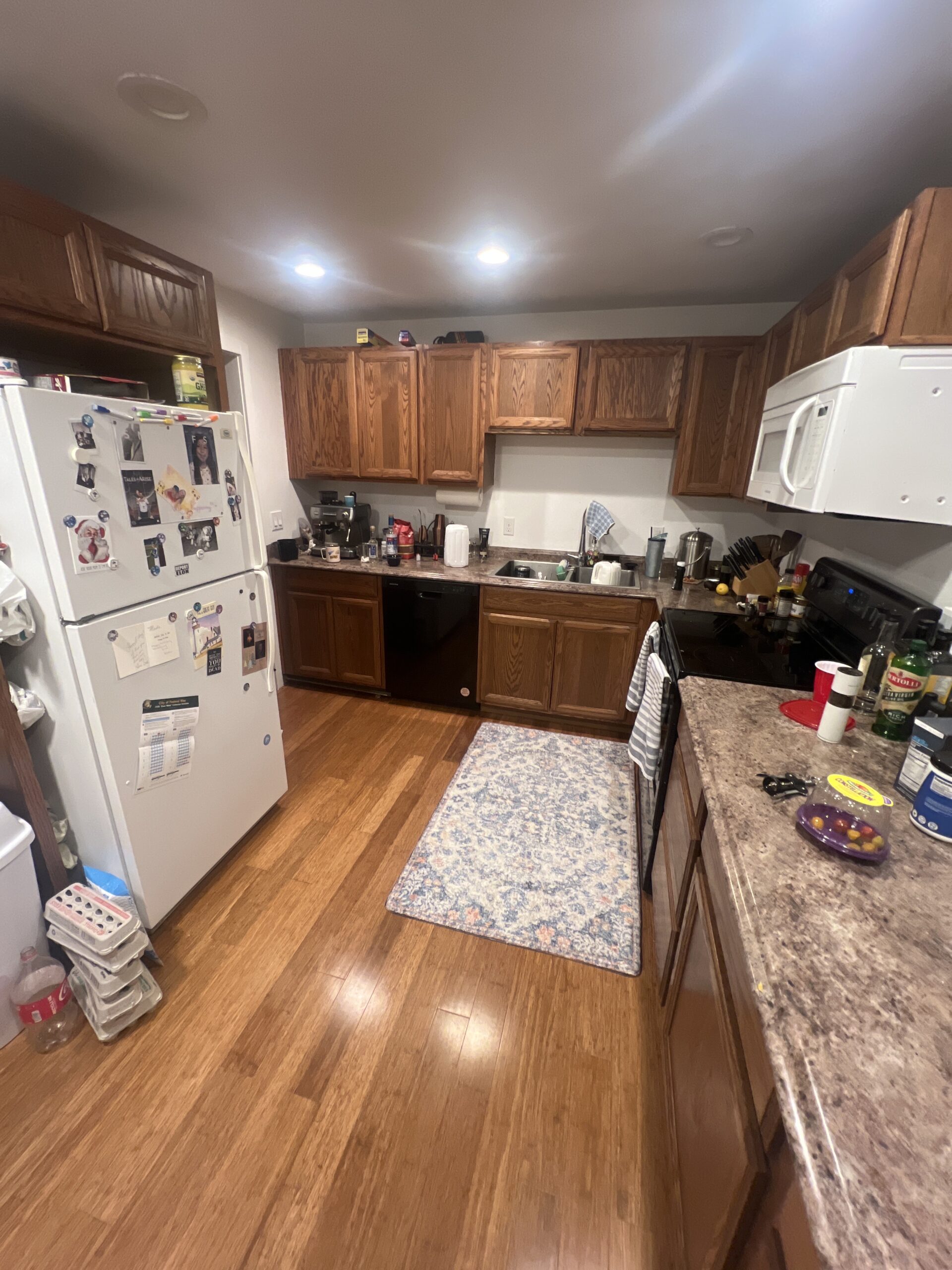 Before kitchen remodel LVP and tile Glendale AZ